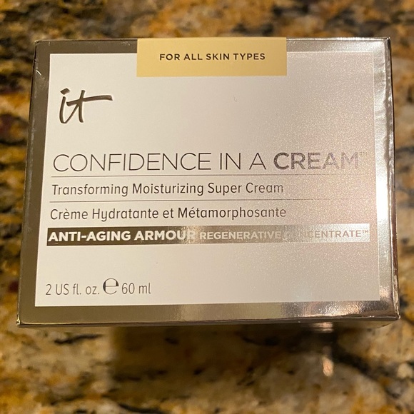 It Cosmetics Confidence in a Cream moisturizer NWT - Picture 1 of 12